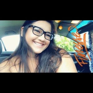 Meet your Posher, Kealohilani